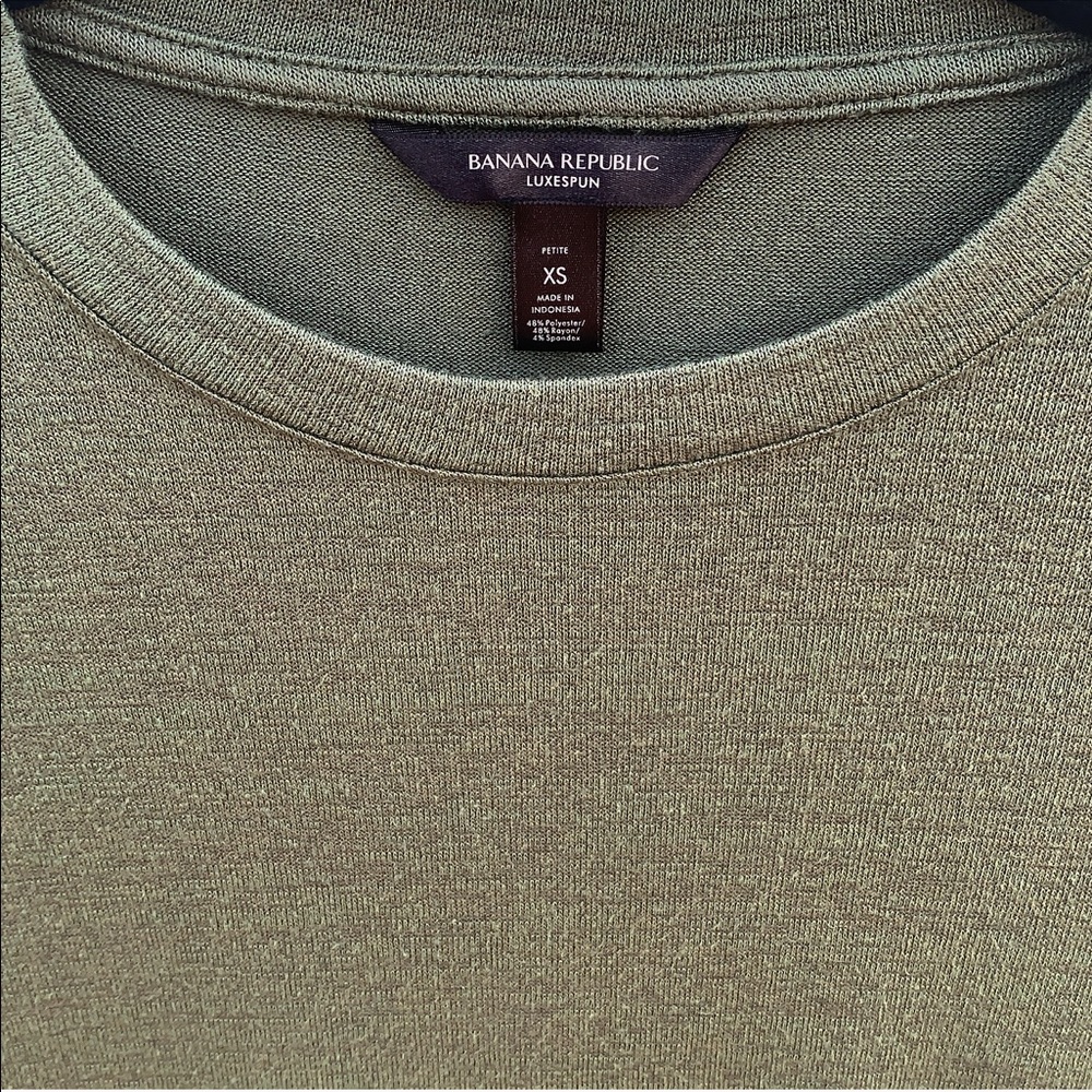 Banana Republic Luxespun Long Sleeve Top Green - Picture 3 of 4